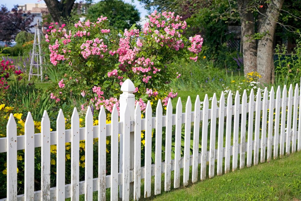 Vinyl Fencing Contractors in Cumberland RI